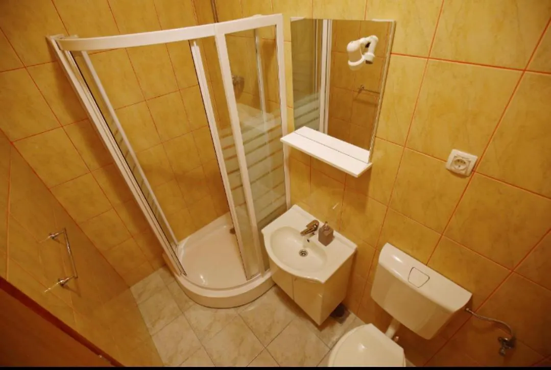 Apartmani Mirjana Tribanj-Kruscica 0*,