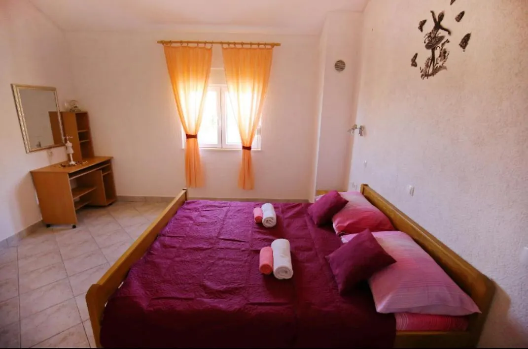 Apartmani Mirjana Tribanj-Kruscica Apartment