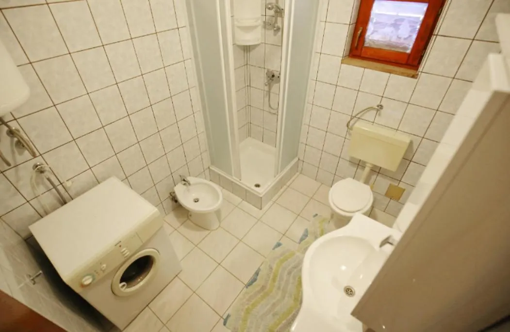 Apartment Apartmani Mirjana Tribanj-Kruscica