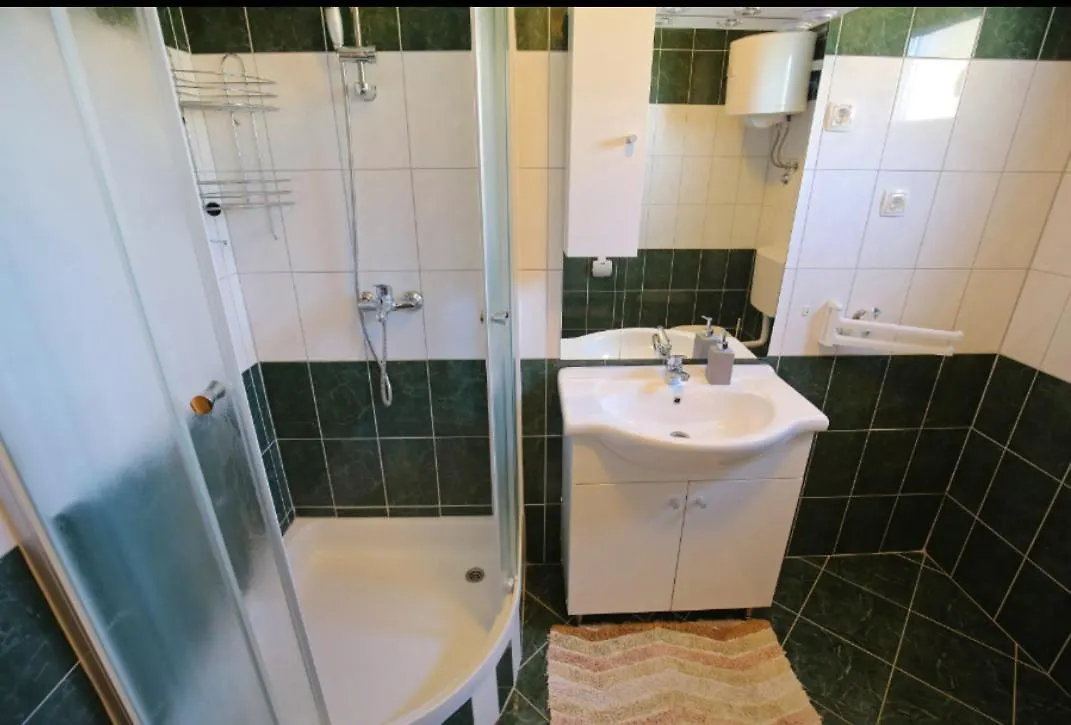 Apartmani Mirjana Tribanj-Kruscica